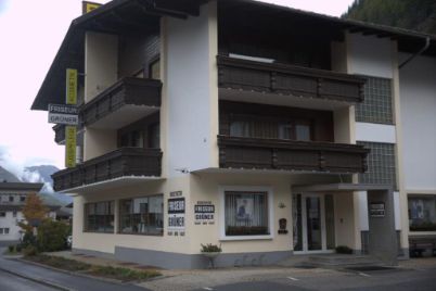 Geschäft - © unbekannt, Friseur Grüner, C Copyright - alle Rechte vorbehalten Geschäft - © unbekannt, Friseur Grüner, C Copyright - alle Rechte vorbehalten