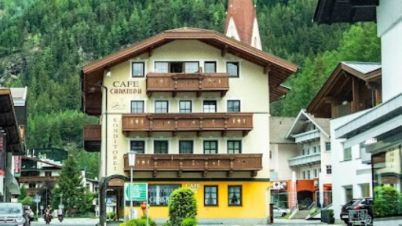 Außenansicht - &copy; unbekannt, Cafe-Konditorei Christoph, C Copyright - alle Rechte vorbehalten