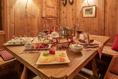 Fonduestube - &copy; www.hotelenzian.at