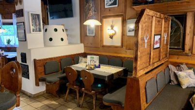 Gipfelstube innen2 Gipfelstube innen2