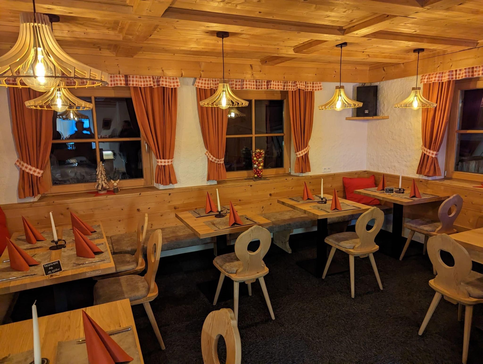 Innenaussicht - &copy; unbekannt, Restaurant Mahlzeit, C Copyright - alle Rechte vorbehalten