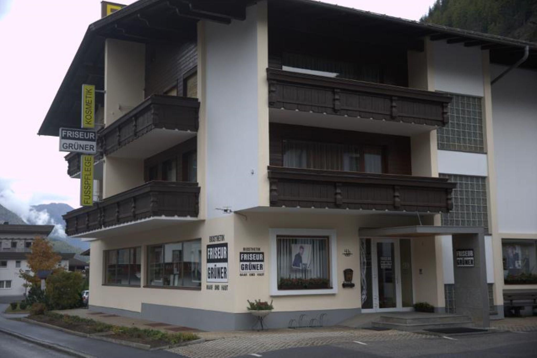 Geschäft - © unbekannt, Friseur Grüner, C Copyright - alle Rechte vorbehalten