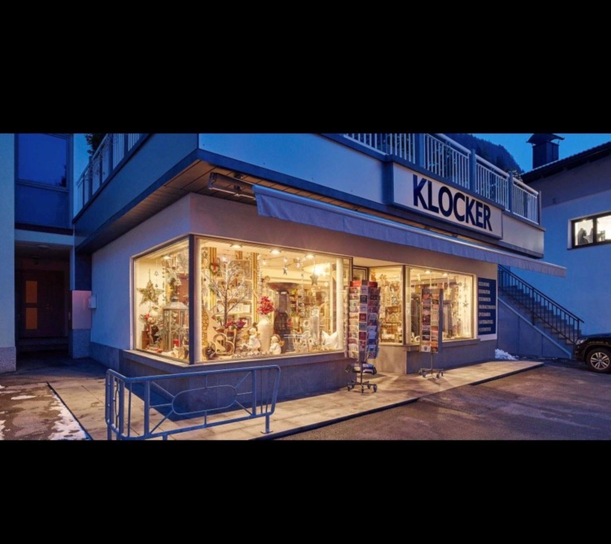 Beleuchtete Auslage - © unbekannt, Eisenwaren-Geschenke Klocker, C Copyright - alle Rechte vorbehalten