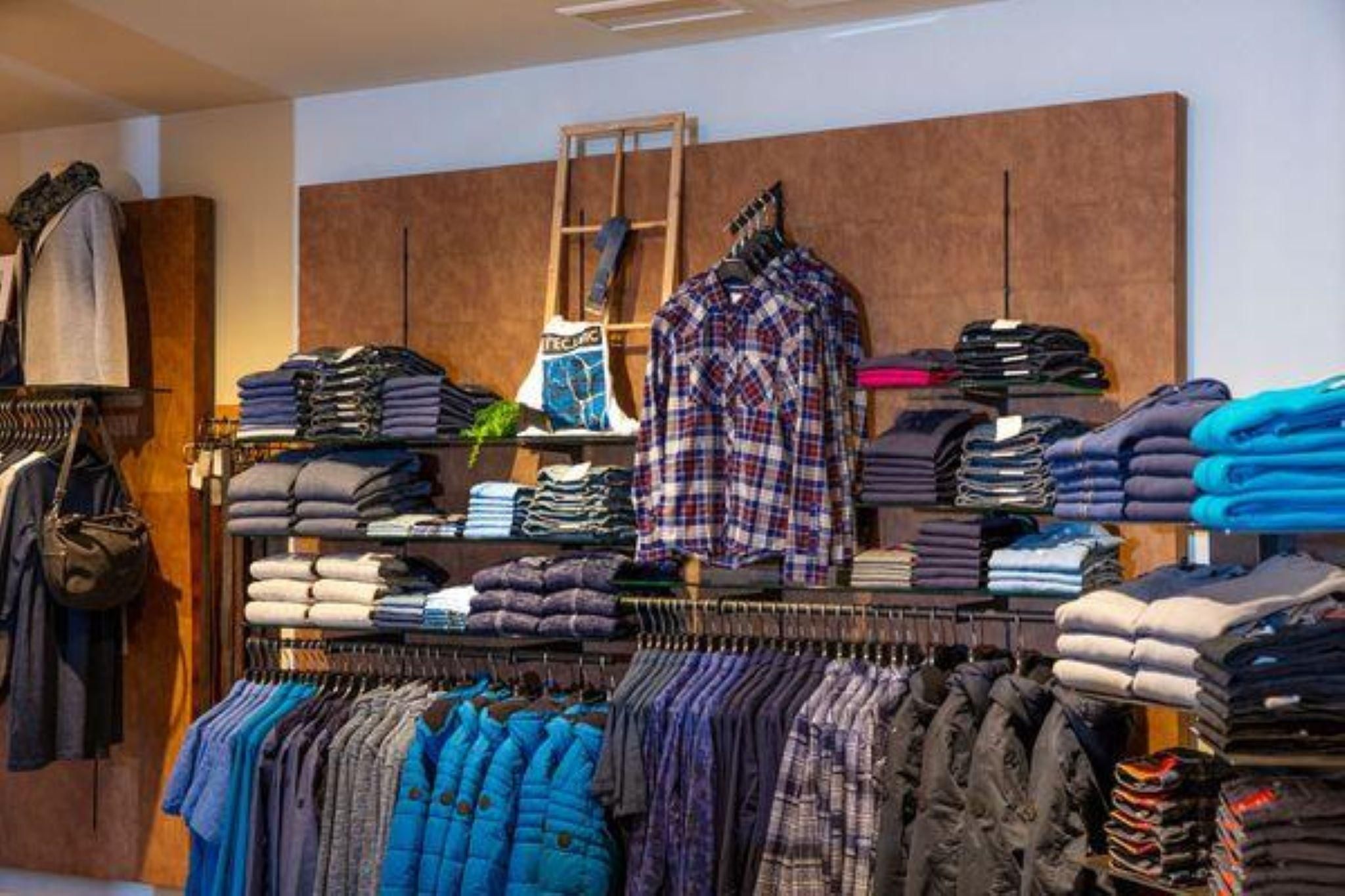 Männerabteilung - © unbekannt, Fashion4You, C Copyright - alle Rechte vorbehalten