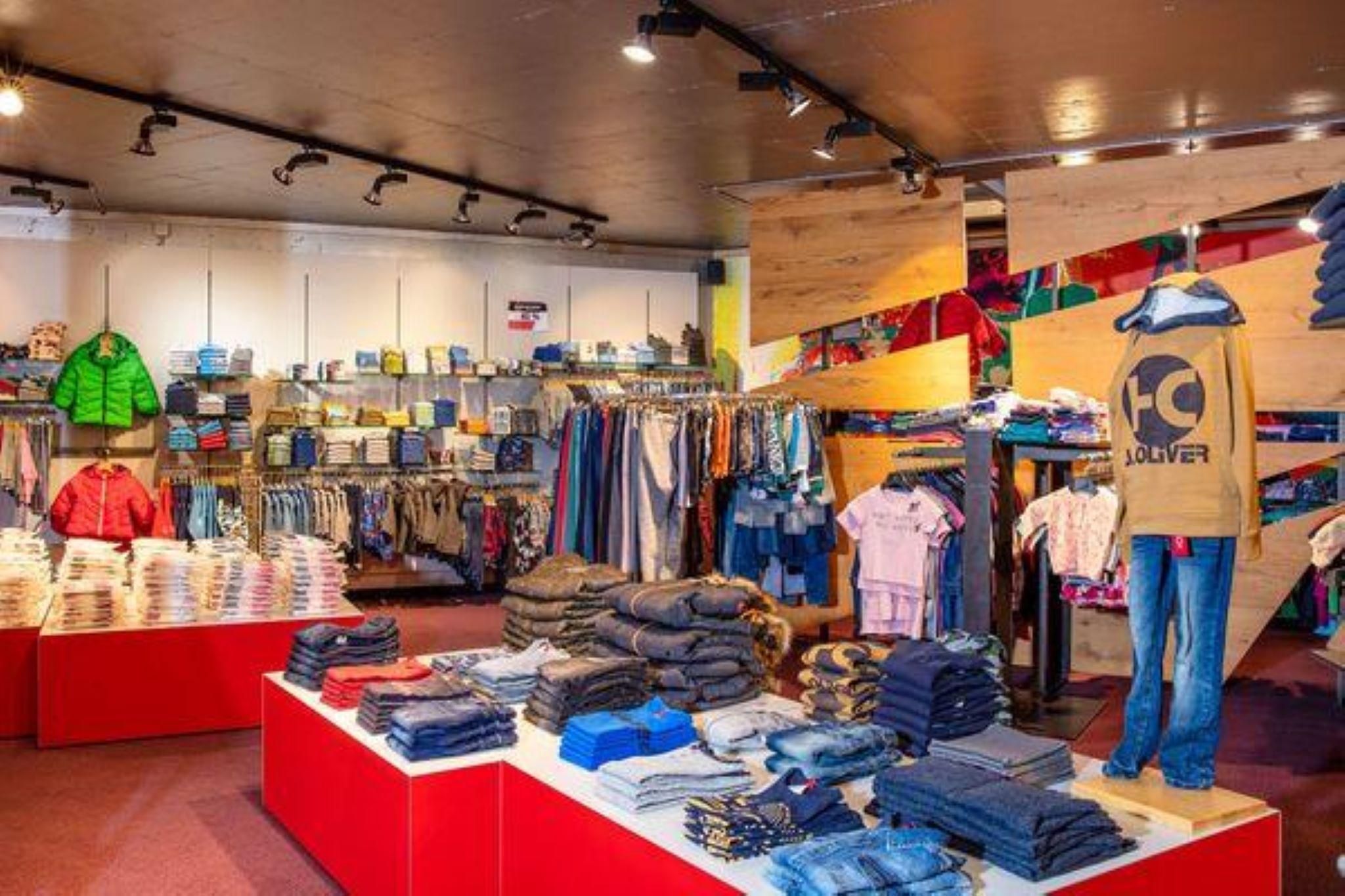 Kinderabteilung - © unbekannt, Fashion4You, C Copyright - alle Rechte vorbehalten