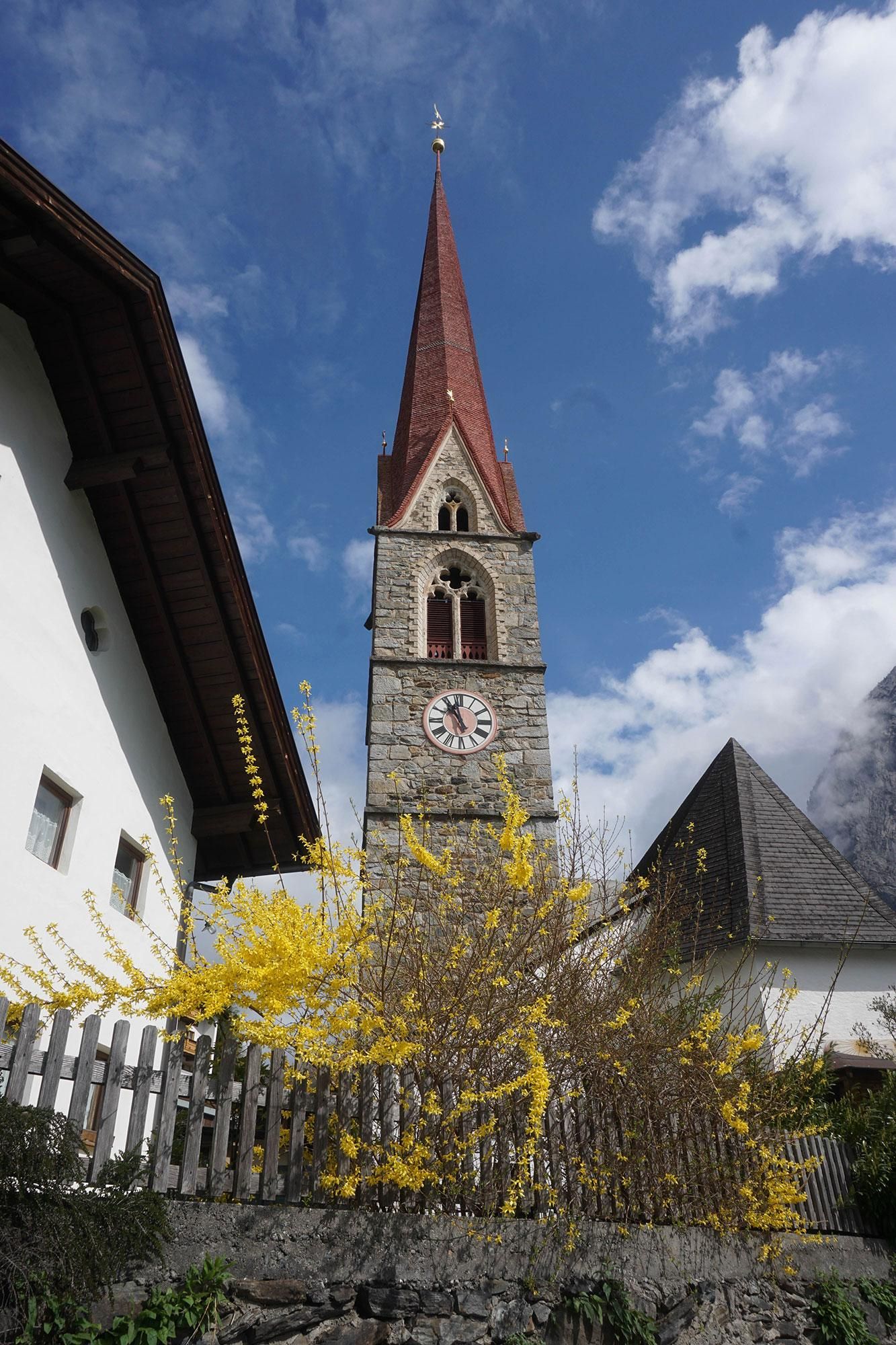 Kirche Tumpen Frühling