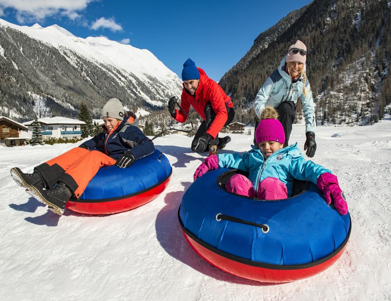 Schneespielplatz Niederthai - Rutschen