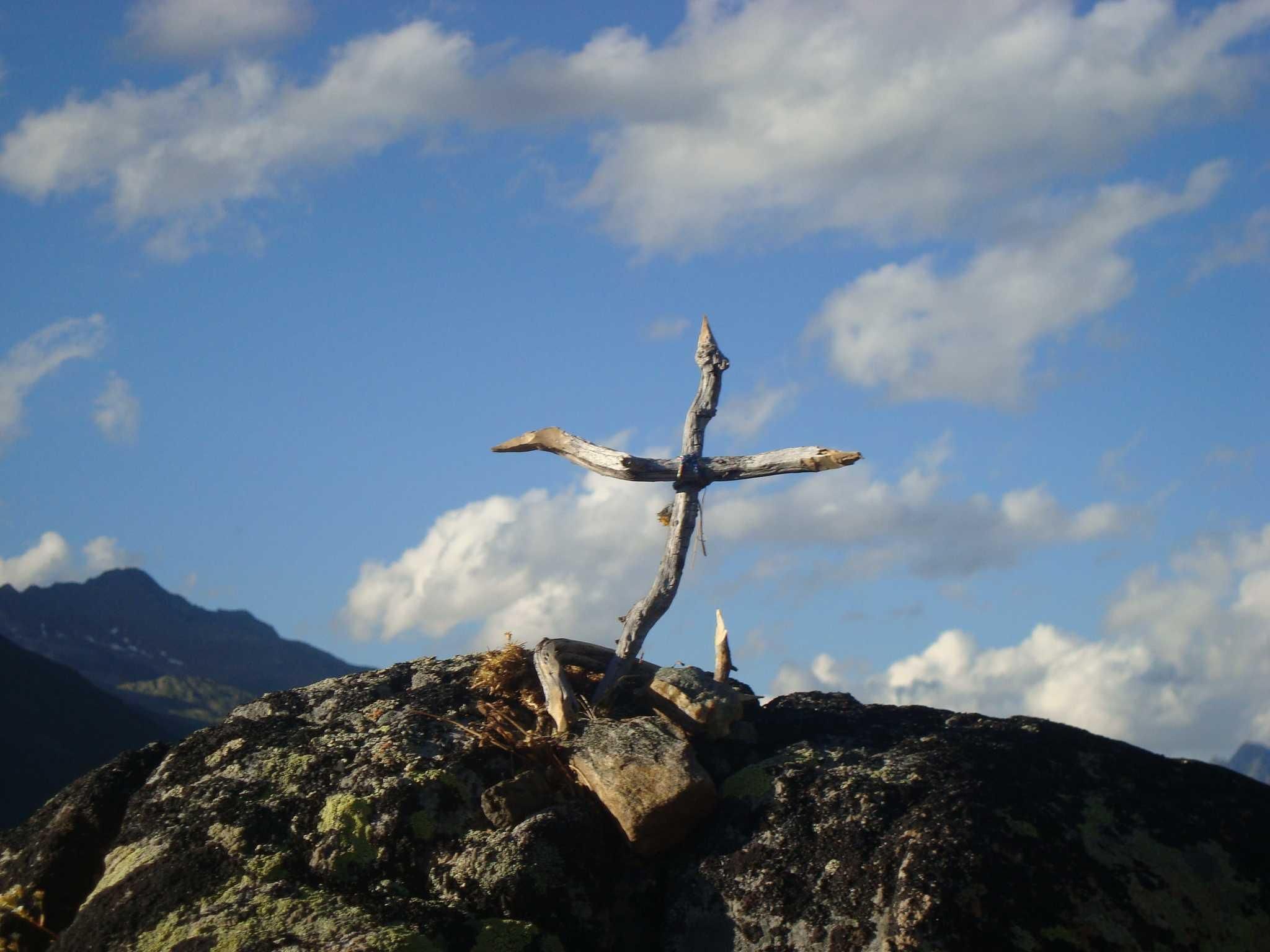Gipfelkreuzchen am Mutsbühl