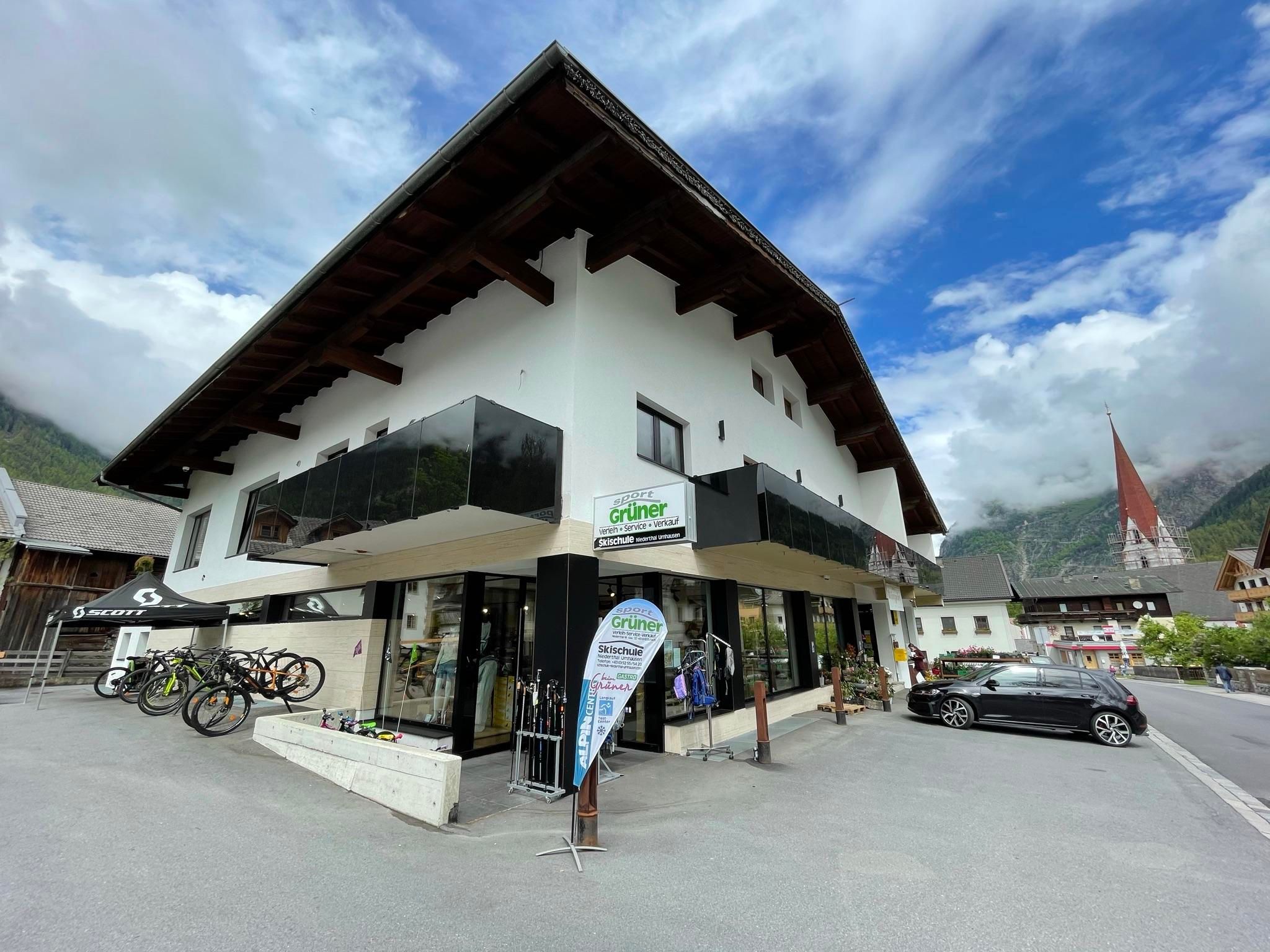 Sport Grüner Umhausen - Außenansicht - © Sport Grüner - Oskar Grüner