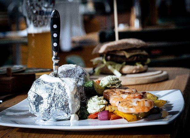 Mahlzeit Grillteller - © unbekannt, Restaurant Mahlzeit, C Copyright - alle Rechte vorbehalten Mahlzeit Grillteller - © unbekannt, Restaurant Mahlzeit, C Copyright - alle Rechte vorbehalten