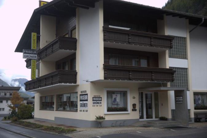 Geschäft - © unbekannt, Friseur Grüner, C Copyright - alle Rechte vorbehalten Geschäft - © unbekannt, Friseur Grüner, C Copyright - alle Rechte vorbehalten