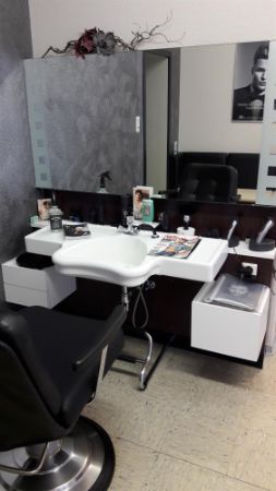 Innenansicht - © unbekannt, Friseur Arnold, C Copyright - alle Rechte vorbehalten Innenansicht - © unbekannt, Friseur Arnold, C Copyright - alle Rechte vorbehalten