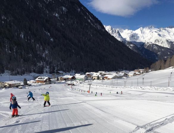 Skifahren in Gries - © unbekannt, Ötztal Tourismus, C Copyright - alle Rechte vorbehalten Skifahren in Gries - © unbekannt, Ötztal Tourismus, C Copyright - alle Rechte vorbehalten