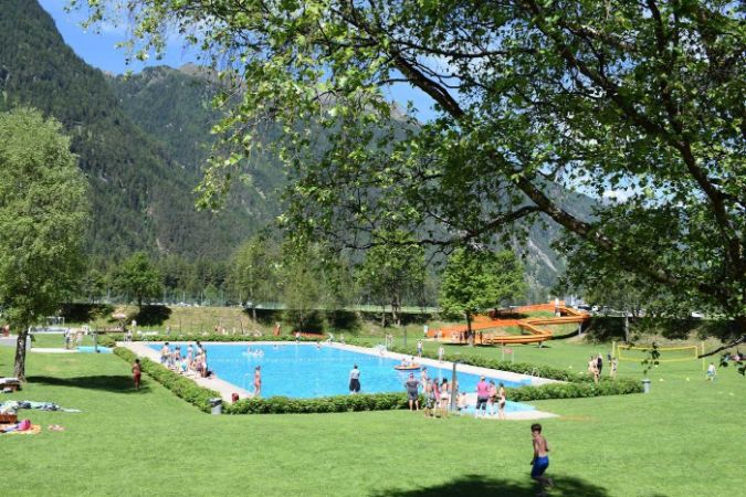 Schwimmbad Sommer - © unbekannt, Freischwimmbad Längenfeld, C Copyright - alle Rechte vorbehalten Schwimmbad Sommer - © unbekannt, Freischwimmbad Längenfeld, C Copyright - alle Rechte vorbehalten