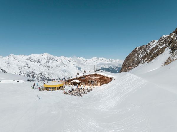 Schirmbar und Hütte Schirmbar und Hütte