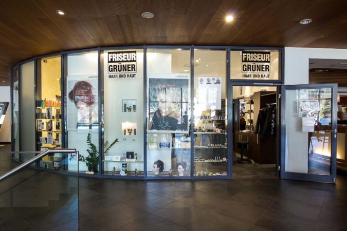 Friseursalon - © unbekannt, Friseur Grüner, C Copyright - alle Rechte vorbehalten Friseursalon - © unbekannt, Friseur Grüner, C Copyright - alle Rechte vorbehalten