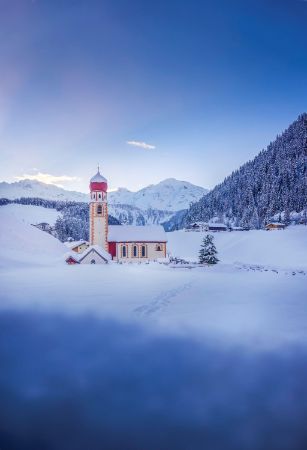 Pfarrkirche Niederthai Winter