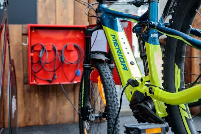 E-Bike Ladestation - © unbekannt, Amberger Hütte, C Copyright - alle Rechte vorbehalten E-Bike Ladestation - © unbekannt, Amberger Hütte, C Copyright - alle Rechte vorbehalten