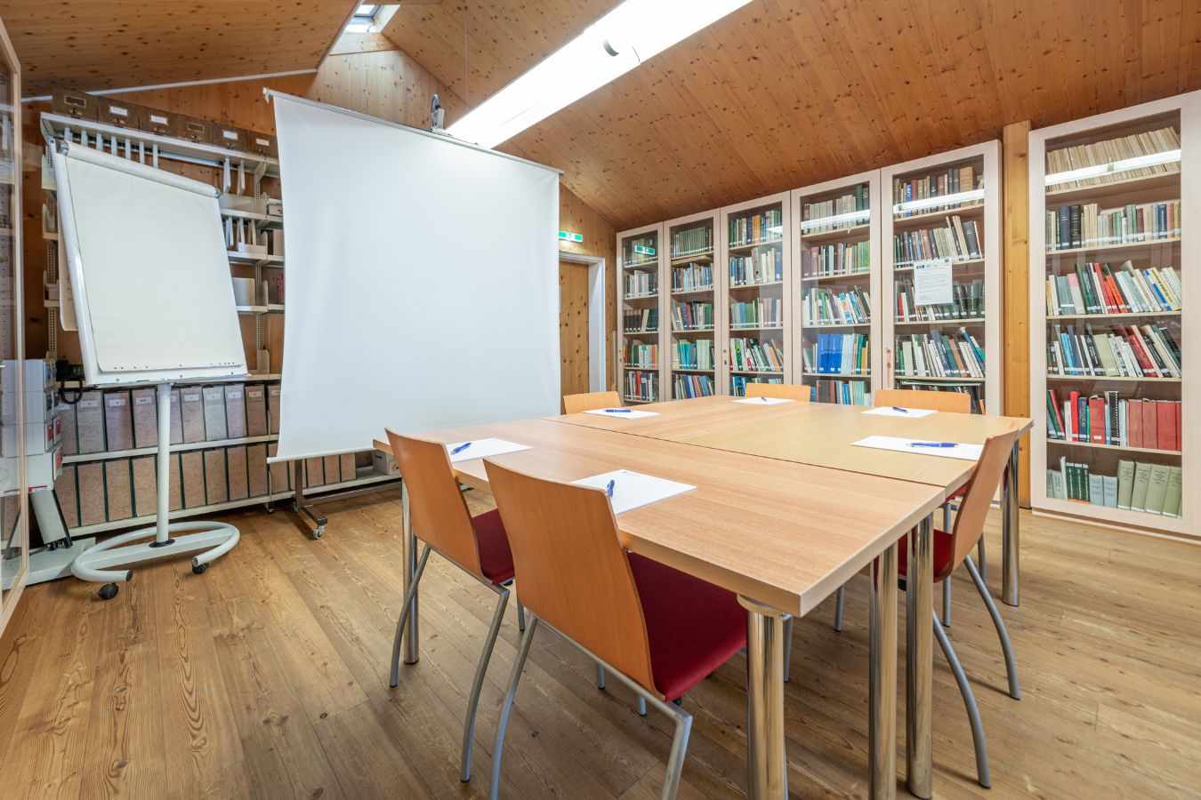 Library | Breakout Room Obergurgl