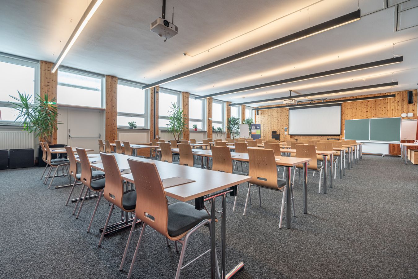 Large Lecture Hall | Breakout Room Obergurgl