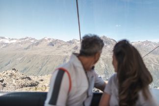 Wanderurlaub Seilbahn Gondel Österreich Ötztal