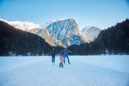 Ötz Piburger See Eislaufen Ötztal