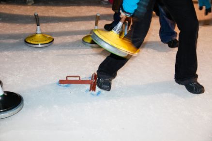 Ice curling