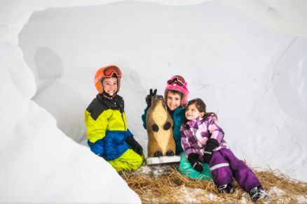 Children Parcour Hochoetz Skiing Snowfun