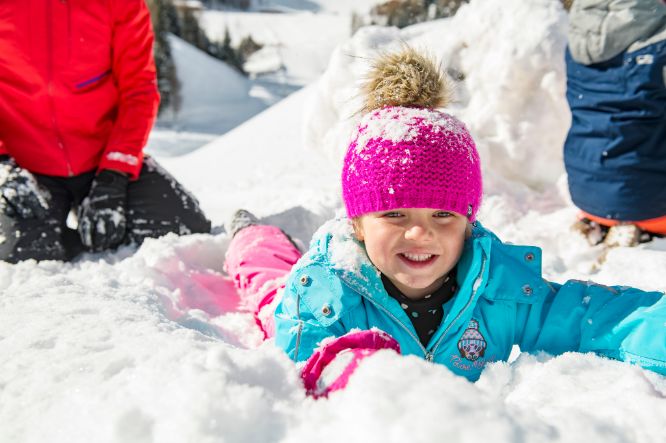 Niederthai Familie Kinder Schnnee Ötztal